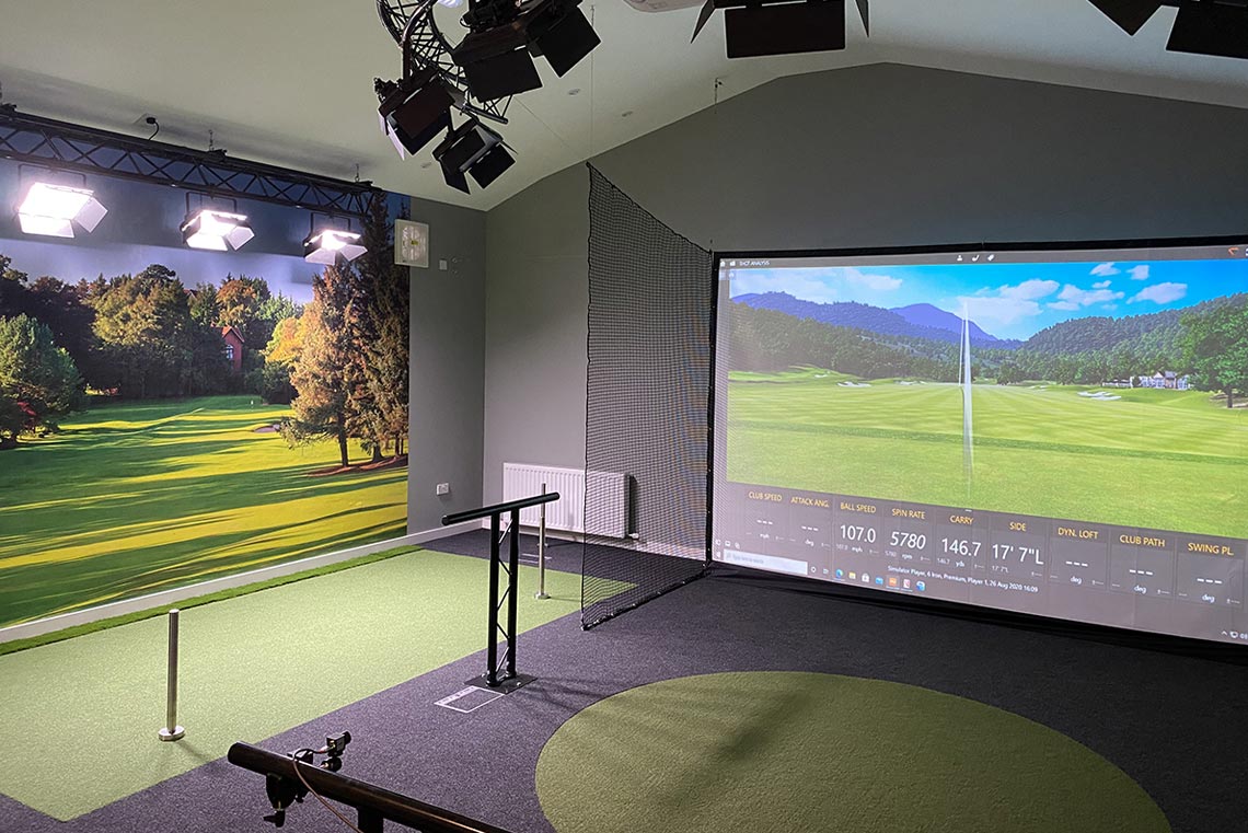 Indoor Golf Simulator | MIA Golf Technology