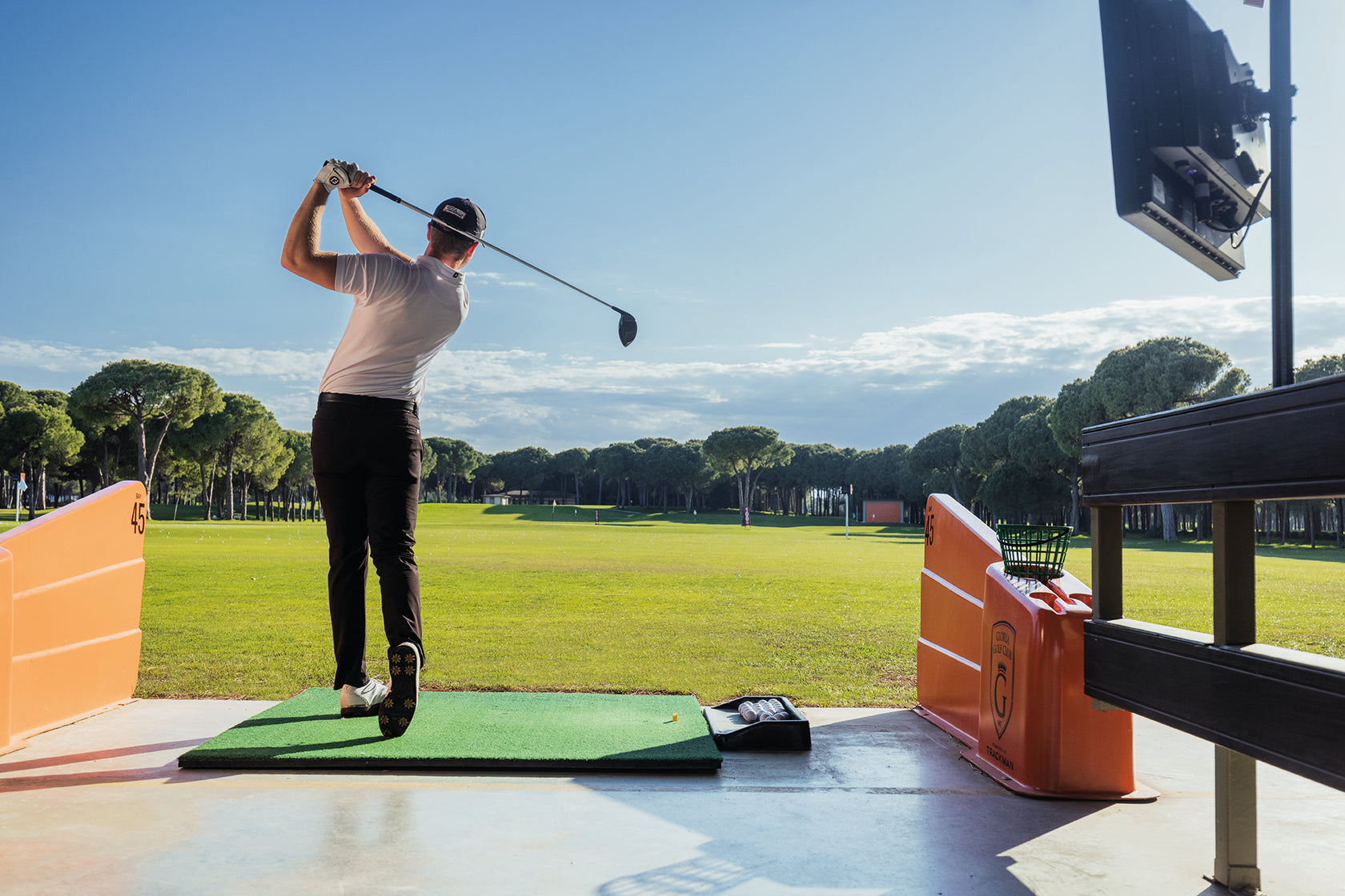TrackMan Driving Range | MIA Golf Technology