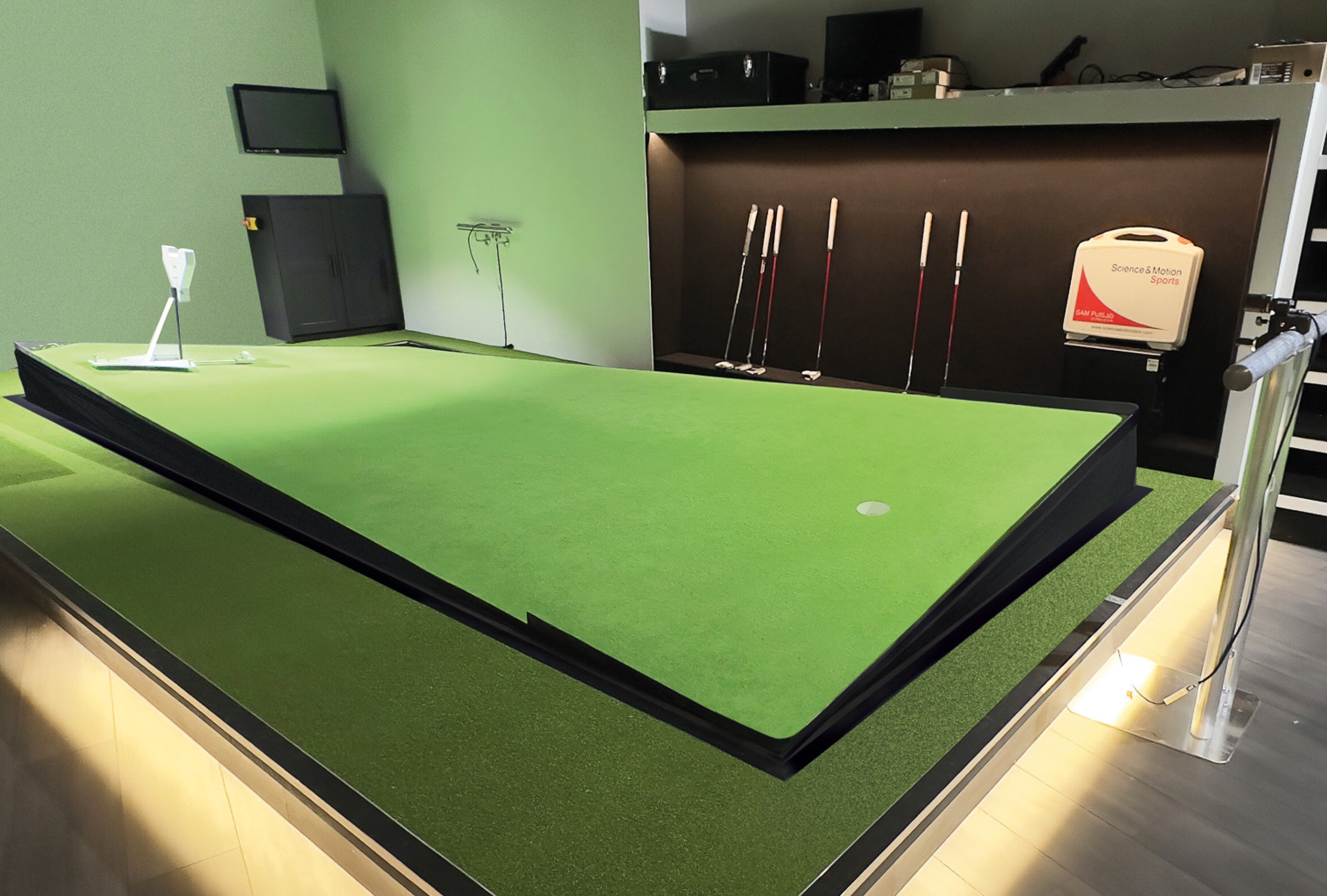 Zen Green Stage | For Indoor Putting & Full Swing – MIA Golf Technology